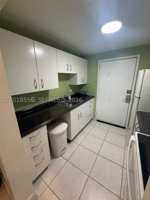 2020 NE 135th St 503, North Miami FL - photo 6 of 24