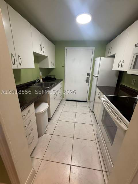 2020 NE 135th St 503, North Miami FL - photo 9 of 24
