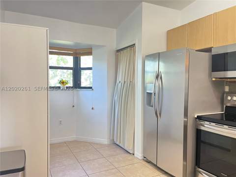 22731 SW 88th Pl 303, Cutler Bay FL - photo 8 of 38