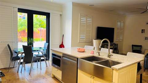 15413 SW 116th Ter, Miami FL - photo 11 of 42