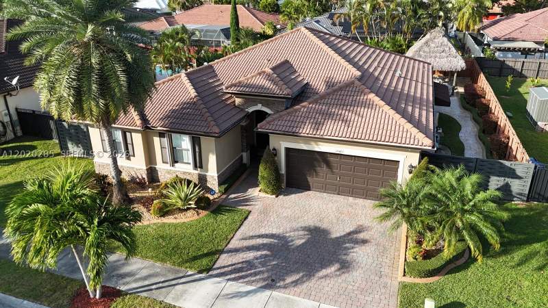 4 bedroom SingleFamilyResidence at 15413 SW 116th Ter, Century Gardens At Tamiam, Miami — photo 5