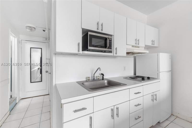 0 bedroom Condominium at 255 W 24th St 432, The Mantell Condo, Miami Beach — photo 4