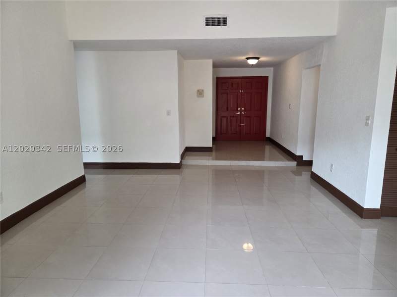 4 bedroom SingleFamilyResidence at 10120 SW 127th Ave, Calusa Club Estates 6th A, Miami — photo 5