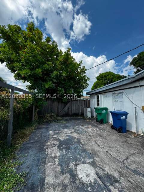 1251 NW 190th St, Miami Gardens FL - photo 11 of 21