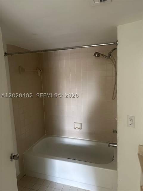 6272 NW 186th St 212, Hialeah FL - photo 15 of 22