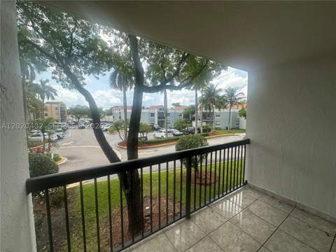 6272 NW 186th St 212, Hialeah FL - photo 20 of 22