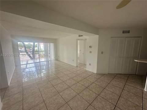 6272 NW 186th St 212, Hialeah FL - photo 7 of 22