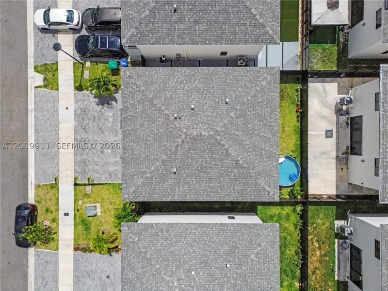 5 bedroom SingleFamilyResidence at 1326 NW 2nd Ln, Alba Subdivision, Florida City — photo 2