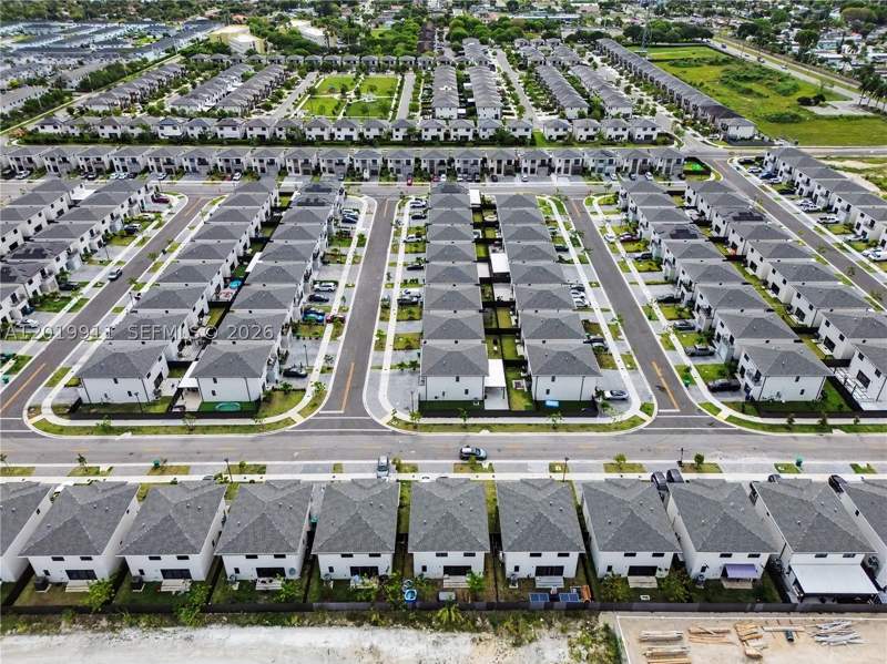 5 bedroom SingleFamilyResidence at 1326 NW 2nd Ln, Alba Subdivision, Florida City — photo 4