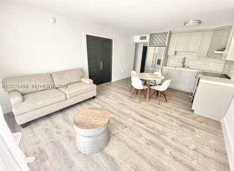 401 Ocean Dr 910, Miami Beach FL - photo 9 of 17