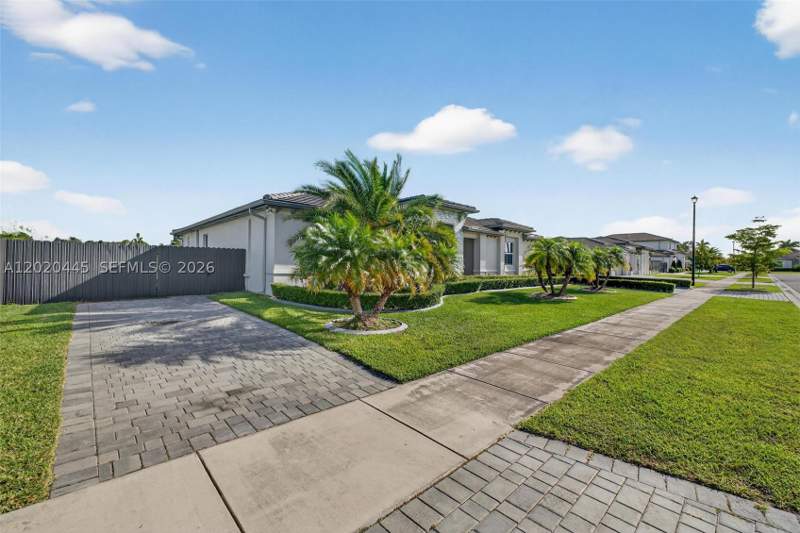 4 bedroom SingleFamilyResidence at 16767 SW 290th Ln, Rambo, Homestead — photo 3