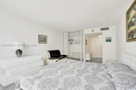 231 174th St 1611, Sunny Isles Beach FL - photo 16 of 36