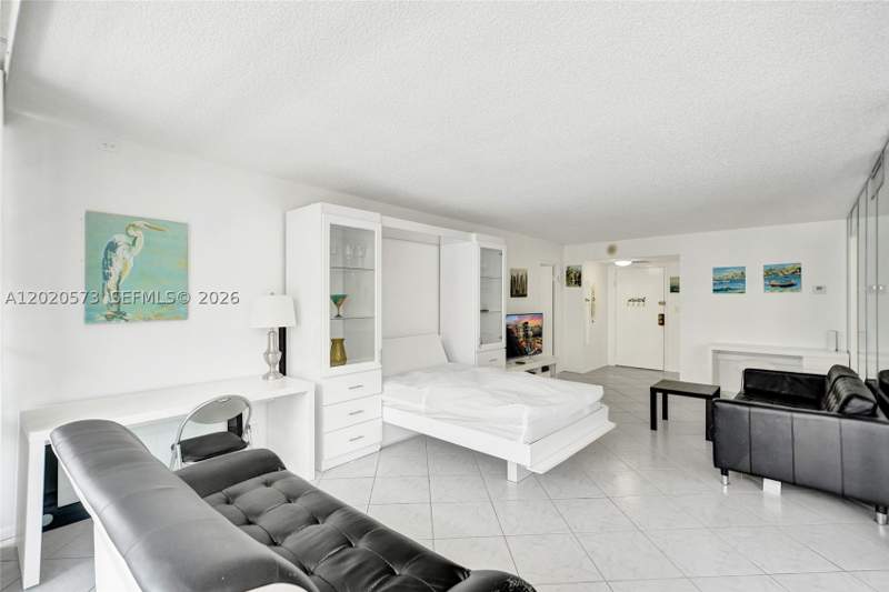 1 bedroom Condominium at 231 174th St 1611, Winston Towers 400 Condo, Sunny Isles Beach — photo 2