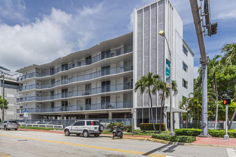 1 bedroom Condominium at 1100 Alton Road 2f, 1100 Alton Road Condo Apts, Miami Beach — photo 2