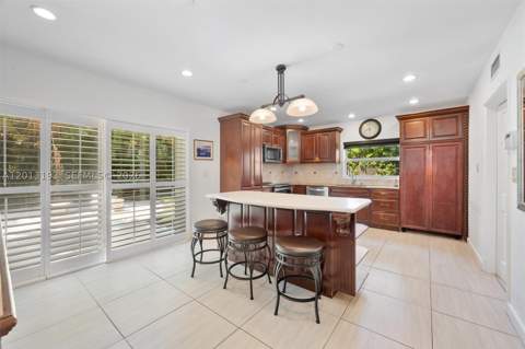 1450 NE 102nd St, Miami Shores FL - photo 7 of 34