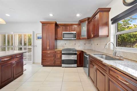 1450 NE 102nd St, Miami Shores FL - photo 9 of 34