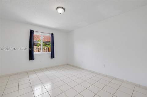 8423 SW 209th St, Cutler Bay FL - photo 12 of 24