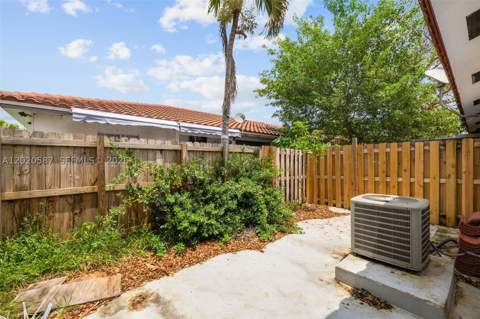 8423 SW 209th St, Cutler Bay FL - photo 22 of 24