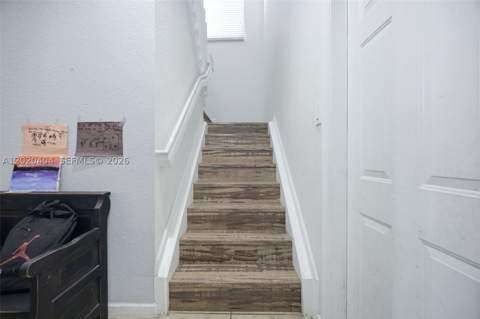 977 NE 37th Pl, Homestead FL - photo 10 of 31