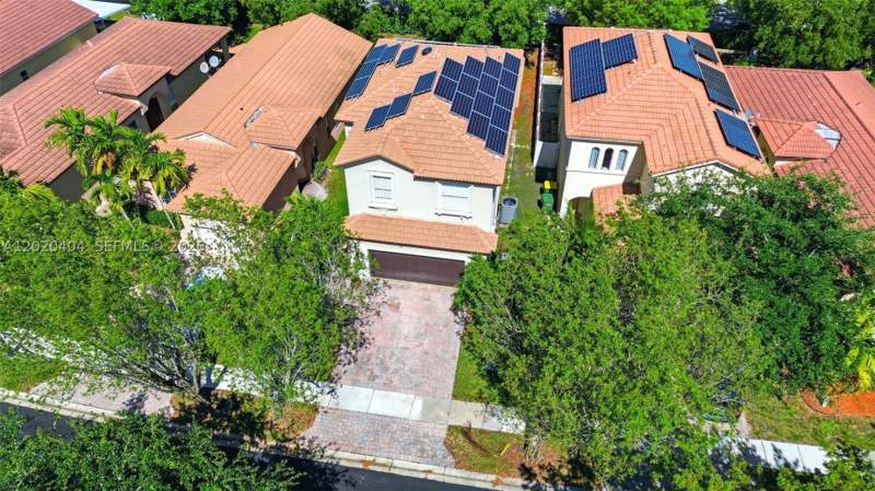 4 bedroom SingleFamilyResidence at 977 NE 37th Pl, Portofino Pointe, Homestead — photo 3