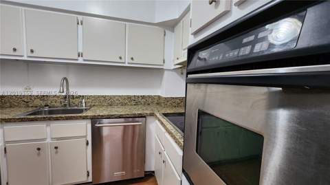 7441 Wayne 8-O, Miami Beach FL - photo 12 of 31