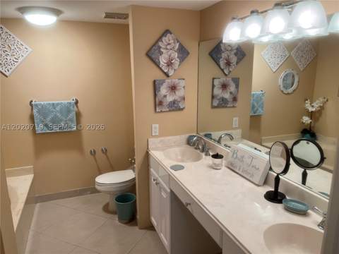 3610 Yacht Club Dr 1511 Penthouse, Aventura FL - photo 10 of 22