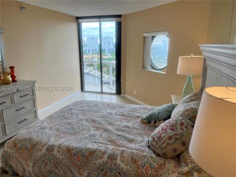 3610 Yacht Club Dr 1511 Penthouse, Aventura FL - photo 9 of 22
