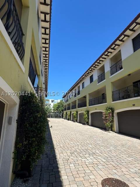 3204 Bird Ave 104, Miami FL - photo 6 of 30