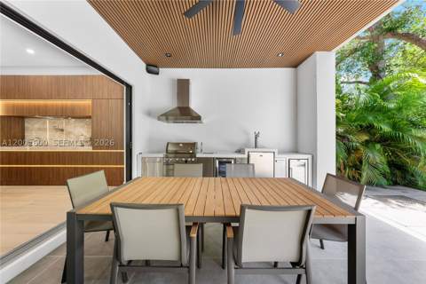 260 NW 47th St, Miami FL - photo 16 of 70