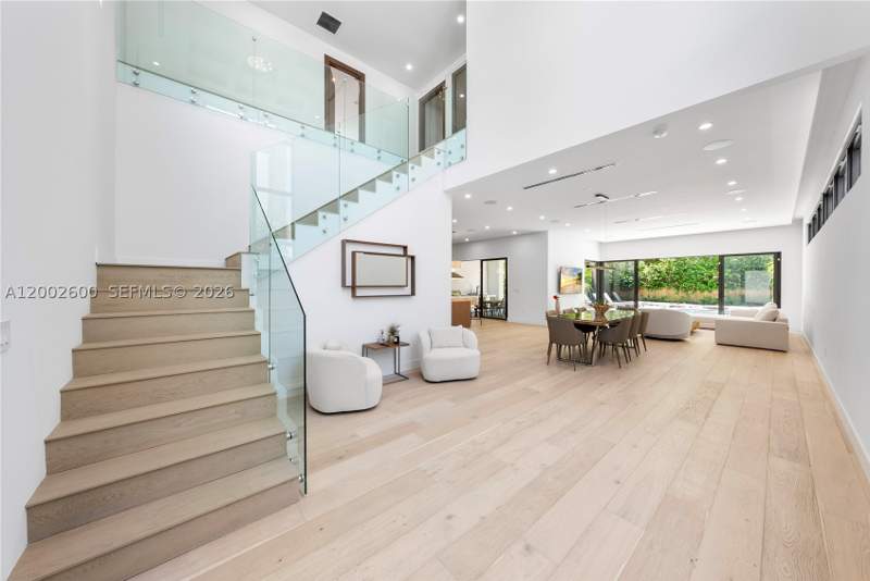 5 bedroom SingleFamilyResidence at 260 NW 47th St, Buena Vista Heights Exten, Miami — photo 5