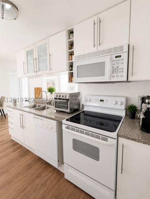 275 NE 18th st 1606, Miami FL - photo 11 of 18