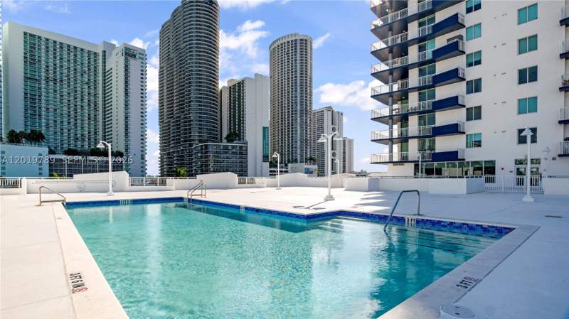 1 bedroom Condominium at 275 NE 18th st 1606, 1800 Biscayne Plaza Condo, Miami — photo 3