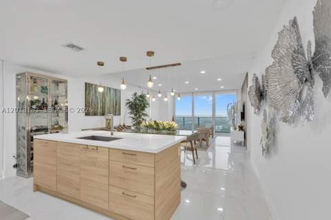 16385 Biscayne Blvd 2101, North Miami Beach FL - photo 12 of 44