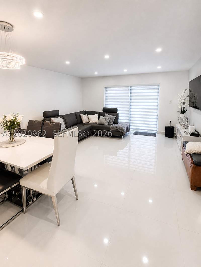3 bedroom Townhouse at 401 SW 109th Ave 14, El Polo Condo, Miami — photo 3