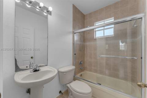 11318 NW 44th Ter, Doral FL - photo 17 of 21