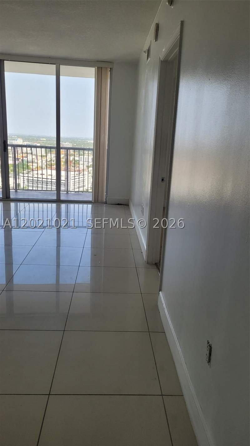 1 bedroom Condominium at 1750 N Bayshore Dr 3311, Opera Tower Condo, Miami — photo 4