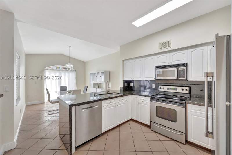 3 bedroom Condominium at 10110 SW 154th Cir Ct 105-1, Villas At The Hammocks Co, Miami — photo 2