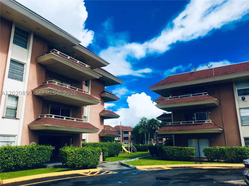 2 bedroom Condominium at 17600 NW 68th Ave B3006, Lakeview Gardens At Miami, Hialeah — photo 1