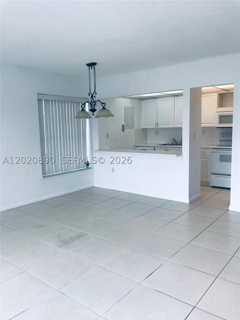 2 bedroom Condominium at 17600 NW 68th Ave B3006, Lakeview Gardens At Miami, Hialeah — photo 2