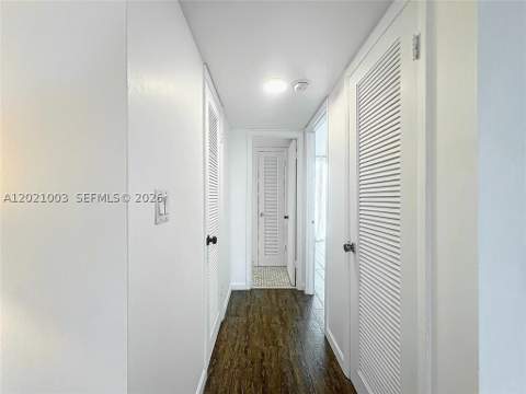 7133 Bay Dr 705, Miami Beach FL - photo 6 of 38