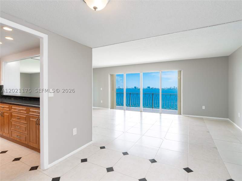 2 bedroom Condominium at 11111 Biscayne Blvd 912, Jockey Club Condo, Miami — photo 2