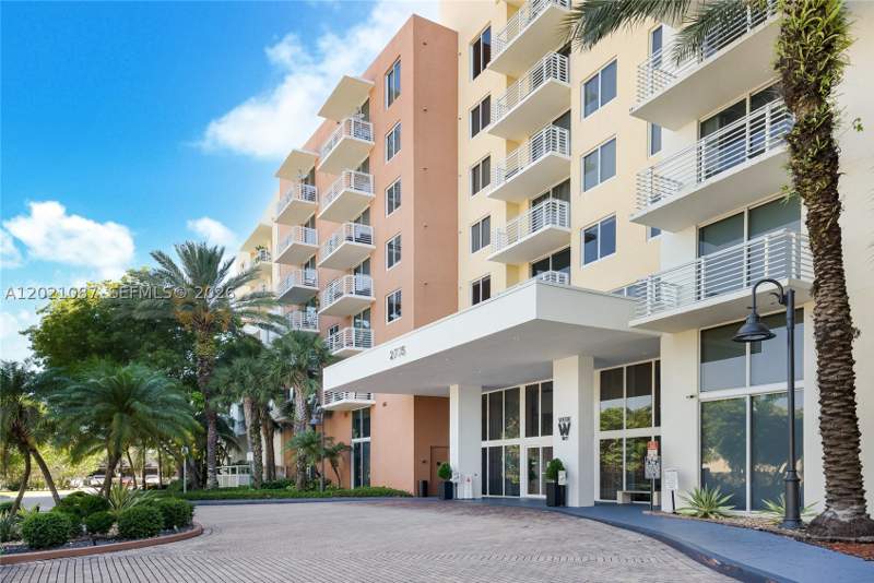 1 bedroom Condominium at 2775 NE 187th St 528, Venture At Aventura West, Aventura — photo 2