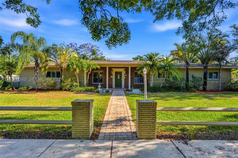 4 bedroom SingleFamilyResidence at 8495 SW 160th St, Southwood, Palmetto Bay — photo 1