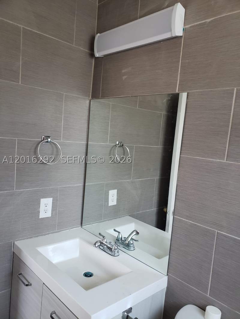 1 bedroom Condominium at 1800 NW 19th St 9, Segovia Gardens Condo, Miami — photo 4