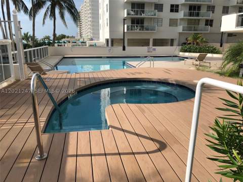 5757 Collins Ave 703, Miami Beach FL - photo 20 of 31
