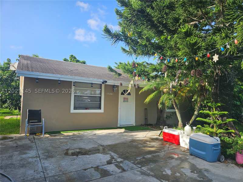 2 bedroom SingleFamilyResidence at 17361 SW 303rd St, Kings Court, Homestead — photo 1