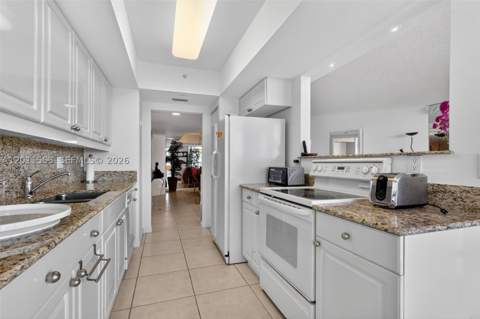 21205 Yacht Club Dr 2409, Aventura FL - photo 8 of 36