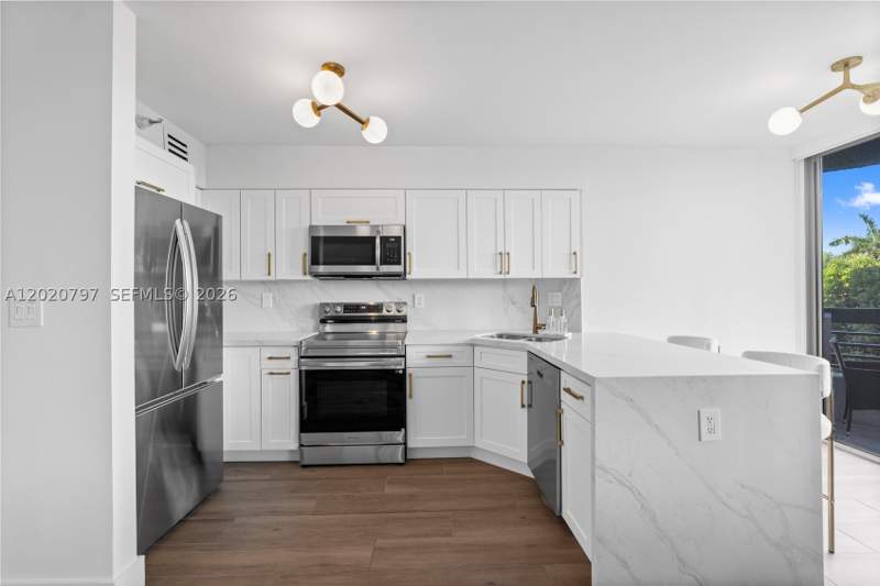 2 bedroom Condominium at 19101 NE 36th Ct 402, Mystic Pointe Condo No Th, Aventura — photo 2