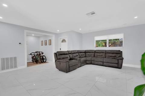 8824 SW 197th Terrace, Cutler Bay FL - photo 14 of 53