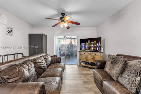 8025 NW 8th St 13, Miami FL - photo 7 of 22